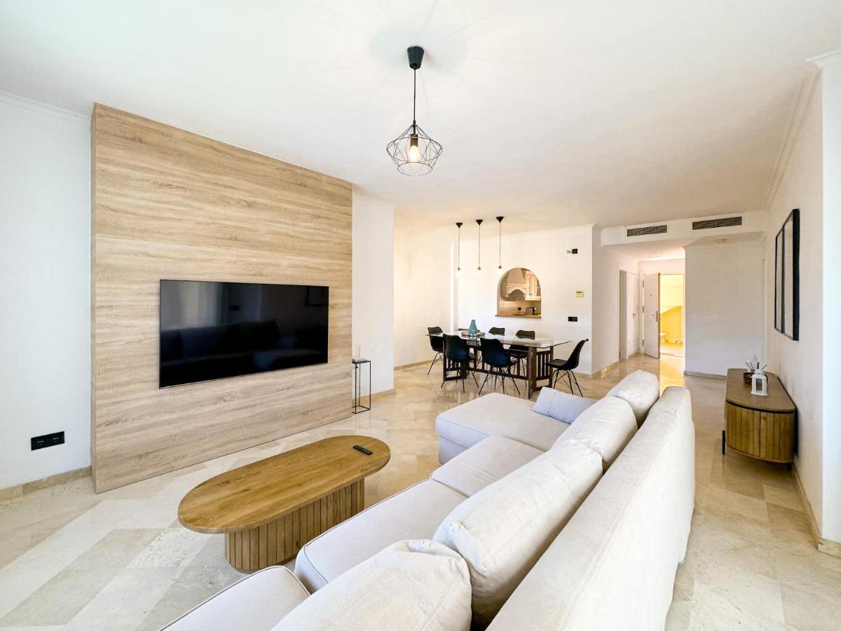 Penthouse Rooftop Terrace 3bed Pool Family Only Apartemen *